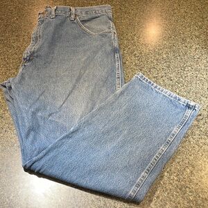 Wrangler regular fit 44x30 denim 5 pocket jeans big and tall